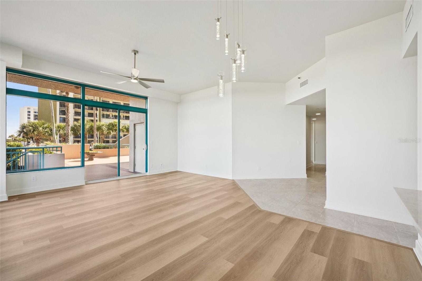 1520 GULF BLVD #202, CLEARWATER BEACH, FL, 33767