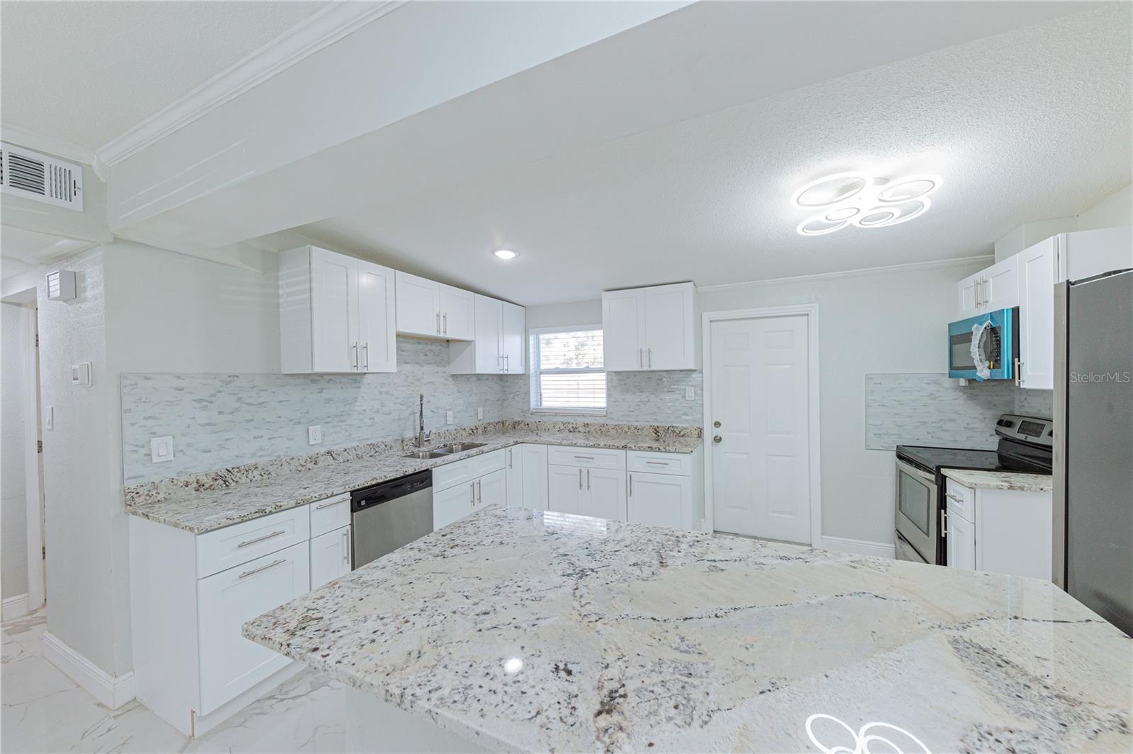8717 91ST TER, SEMINOLE, FL, 33777
