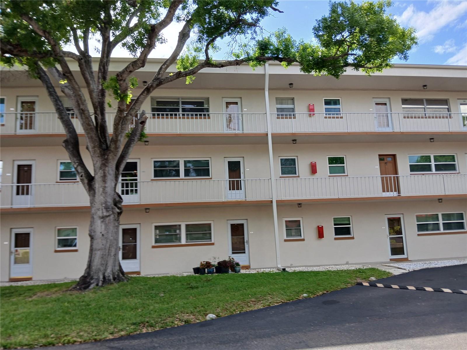 5880 38TH AVE N #304, ST PETERSBURG, FL, 33710