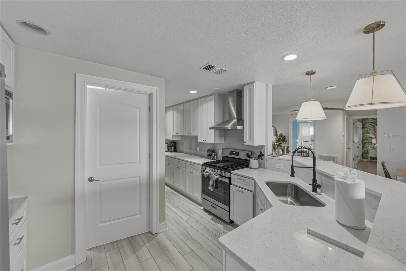 1004 SAGO PALM WAY, APOLLO BEACH, FL, 33572
