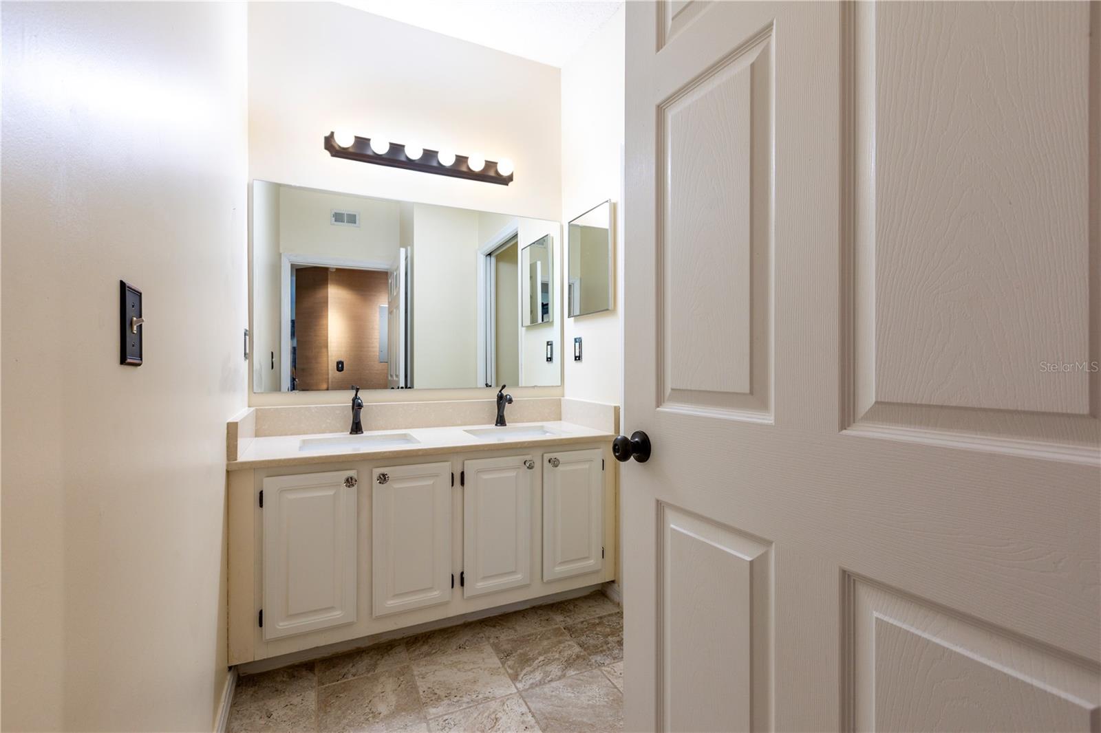 10000 SW 52ND AVE #124, GAINESVILLE, FL, 32608