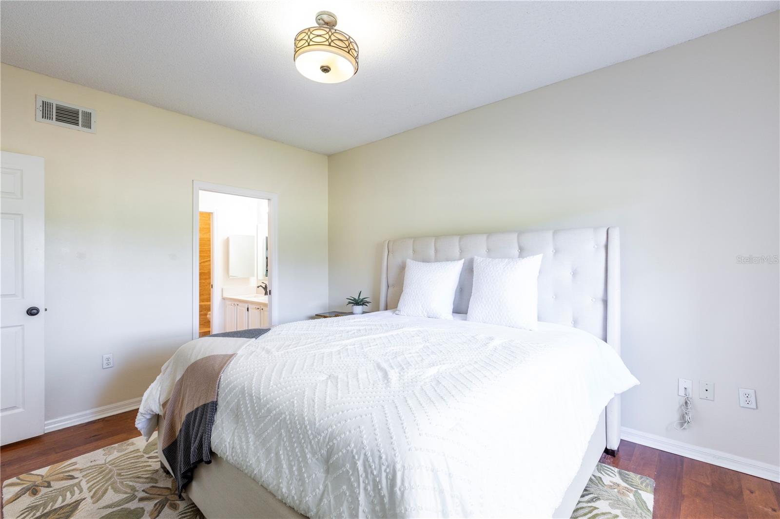 10000 SW 52ND AVE #124, GAINESVILLE, FL, 32608