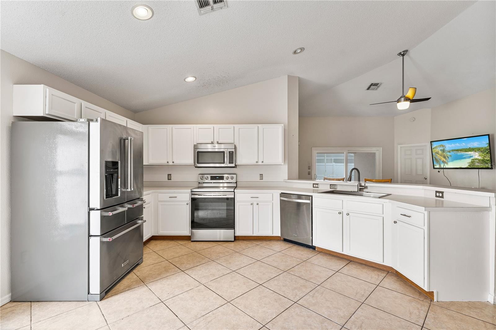 425 PINE CONE DR, DAVENPORT, FL, 33897