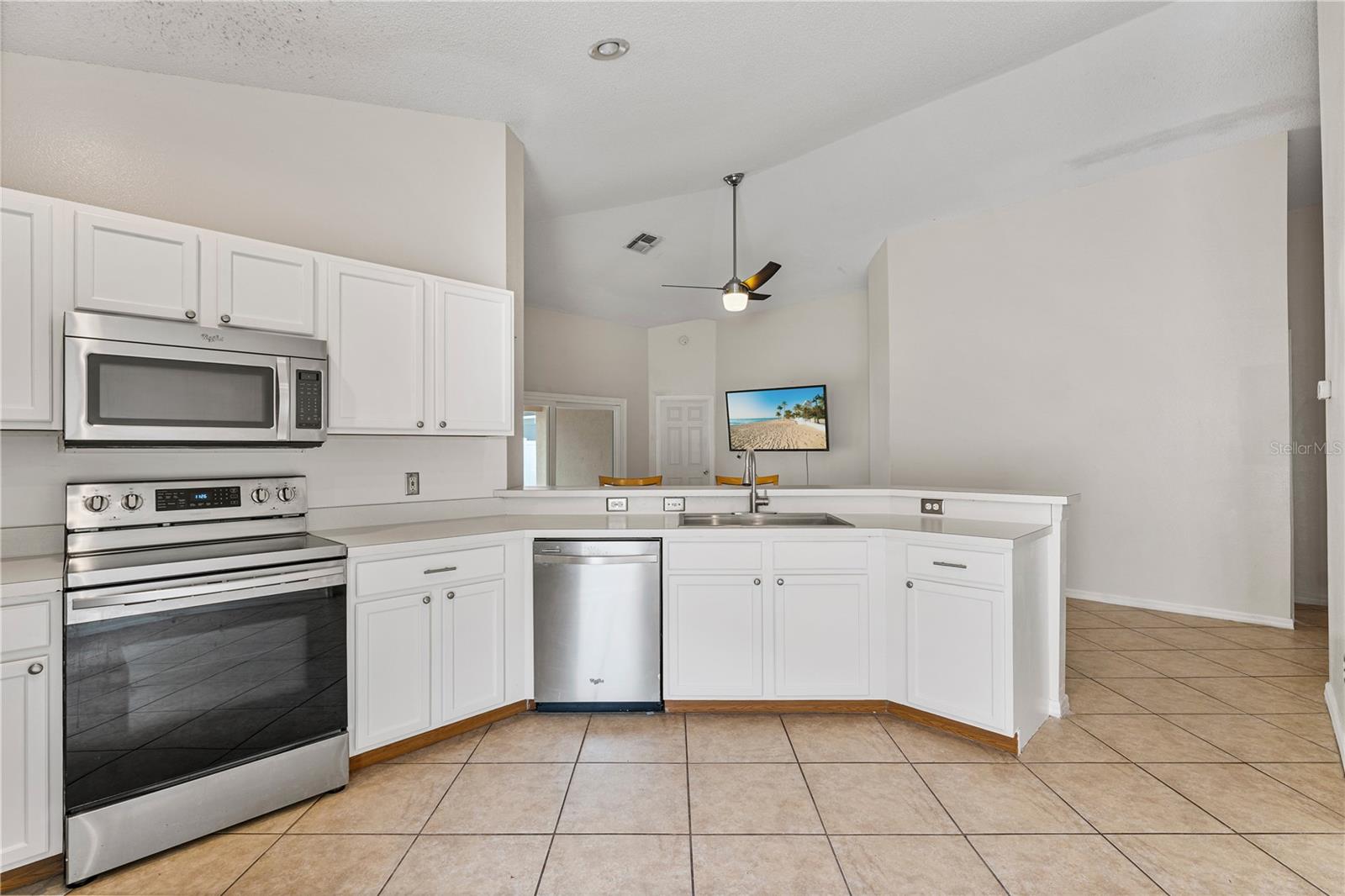 425 PINE CONE DR, DAVENPORT, FL, 33897