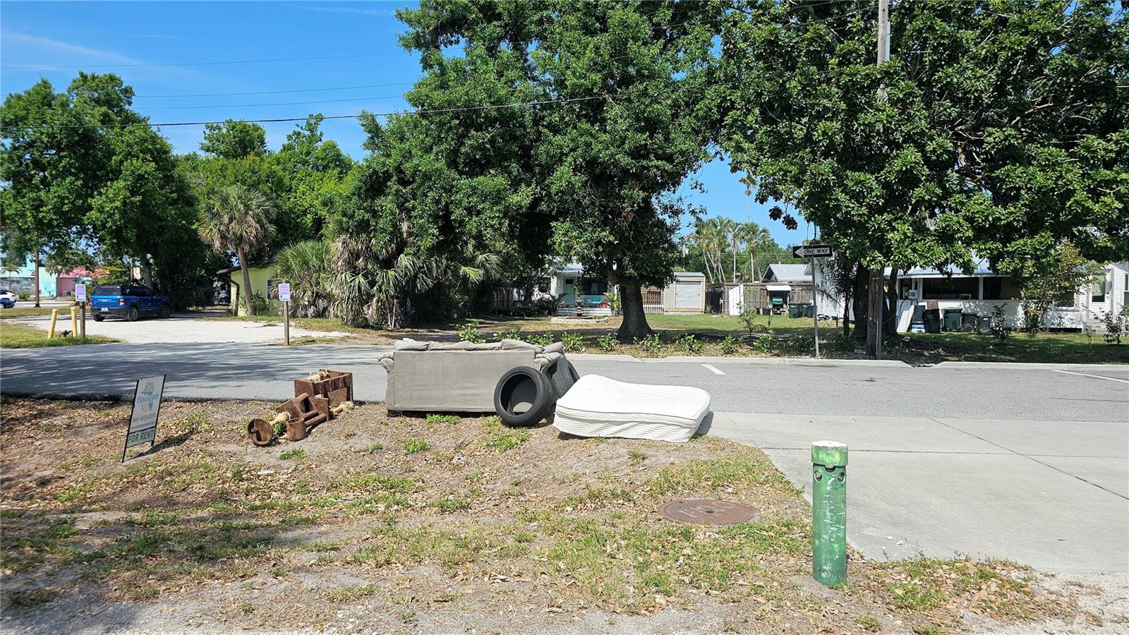 15 N MANGO ST W, ENGLEWOOD, FL, 34223