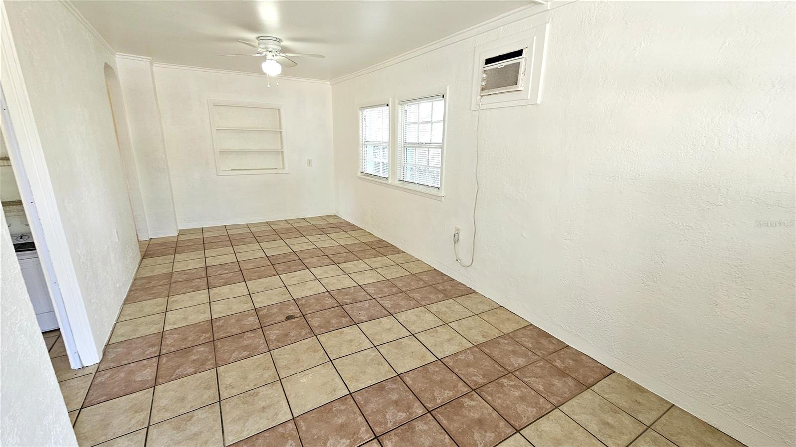 15 N MANGO ST W, ENGLEWOOD, FL, 34223