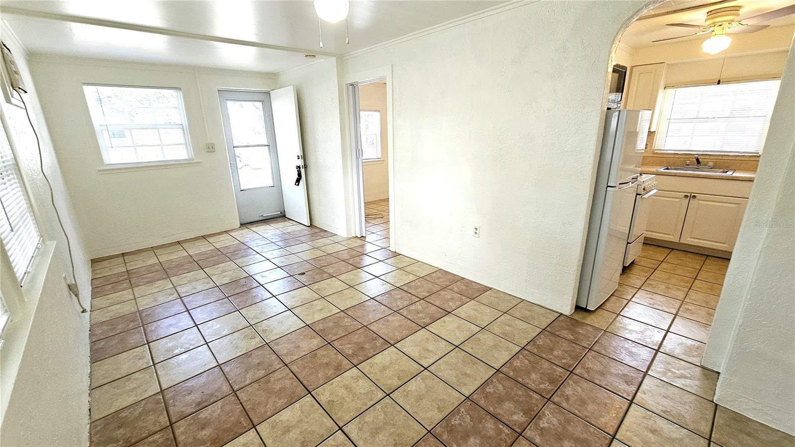 15 N MANGO ST W, ENGLEWOOD, FL, 34223