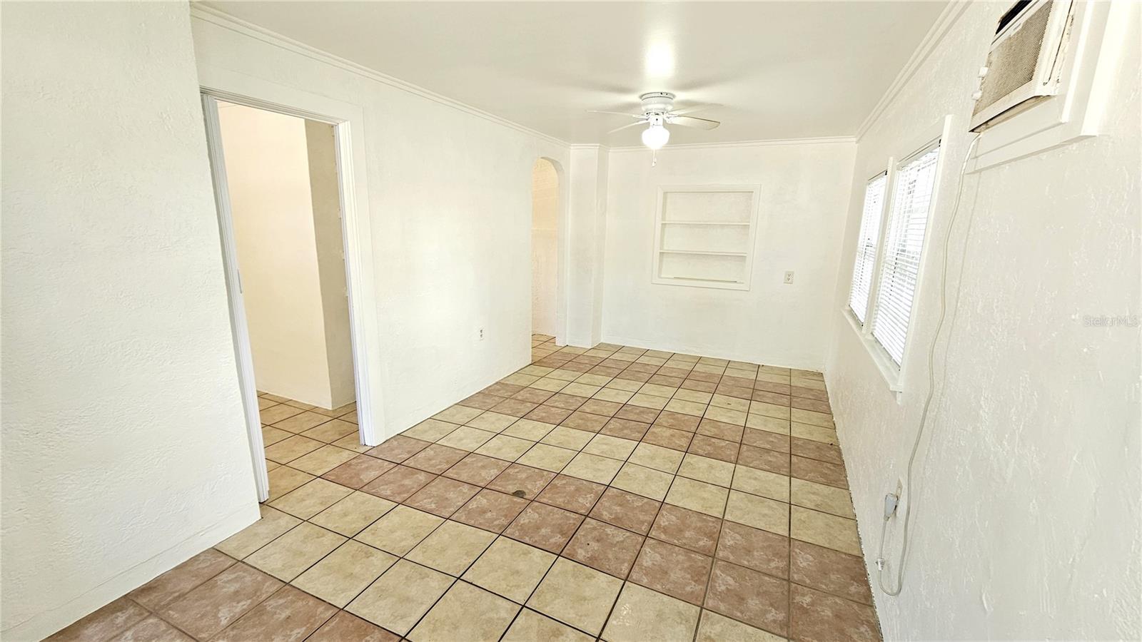 15 N MANGO ST W, ENGLEWOOD, FL, 34223