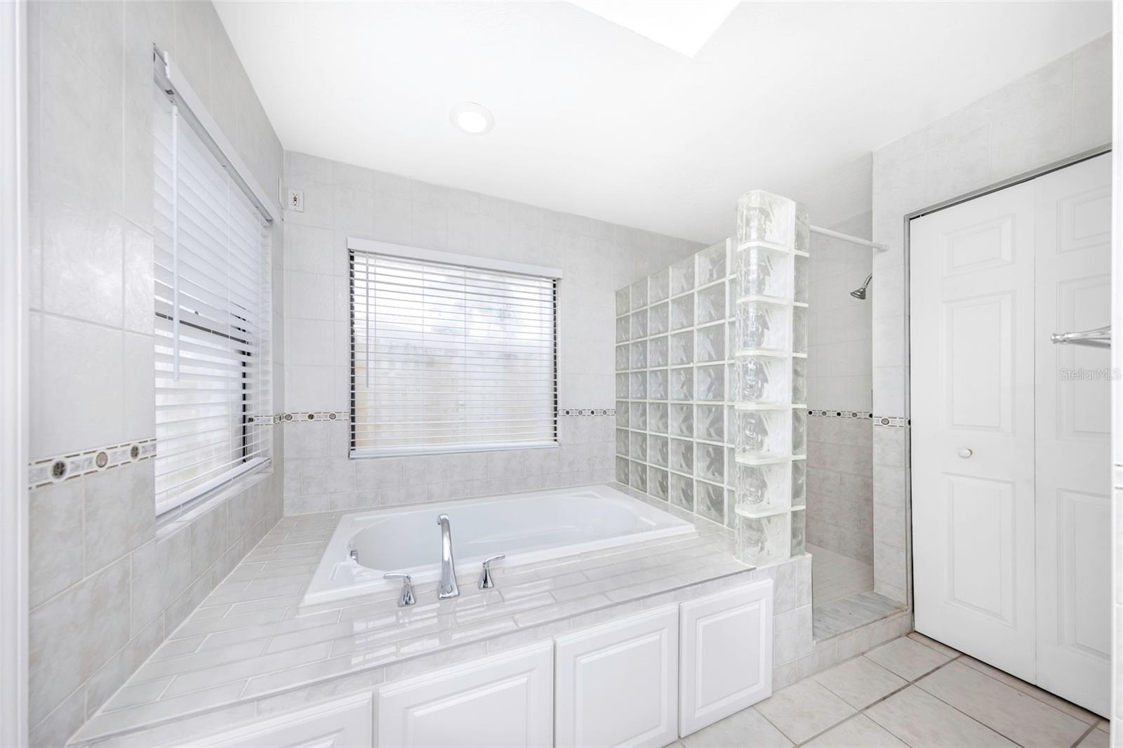 3334 BRIAN RD N, PALM HARBOR, FL, 34685