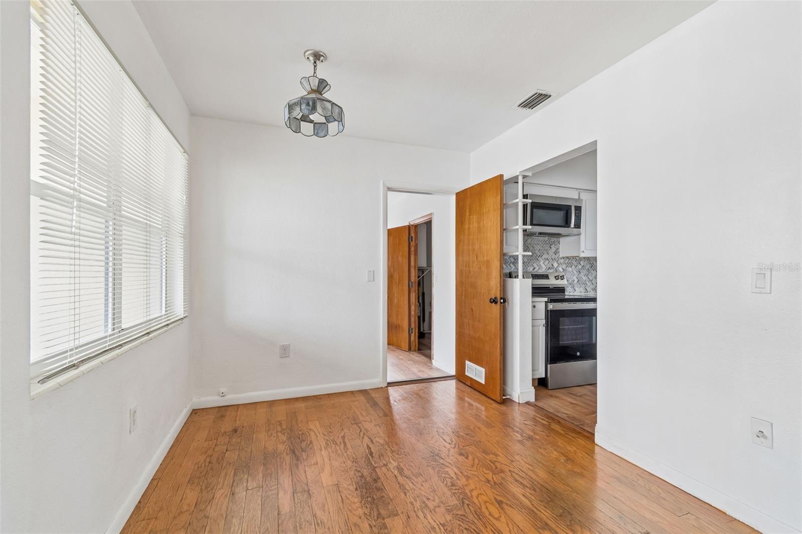 1226 MAGNOLIA DR, CLEARWATER, FL, 33756