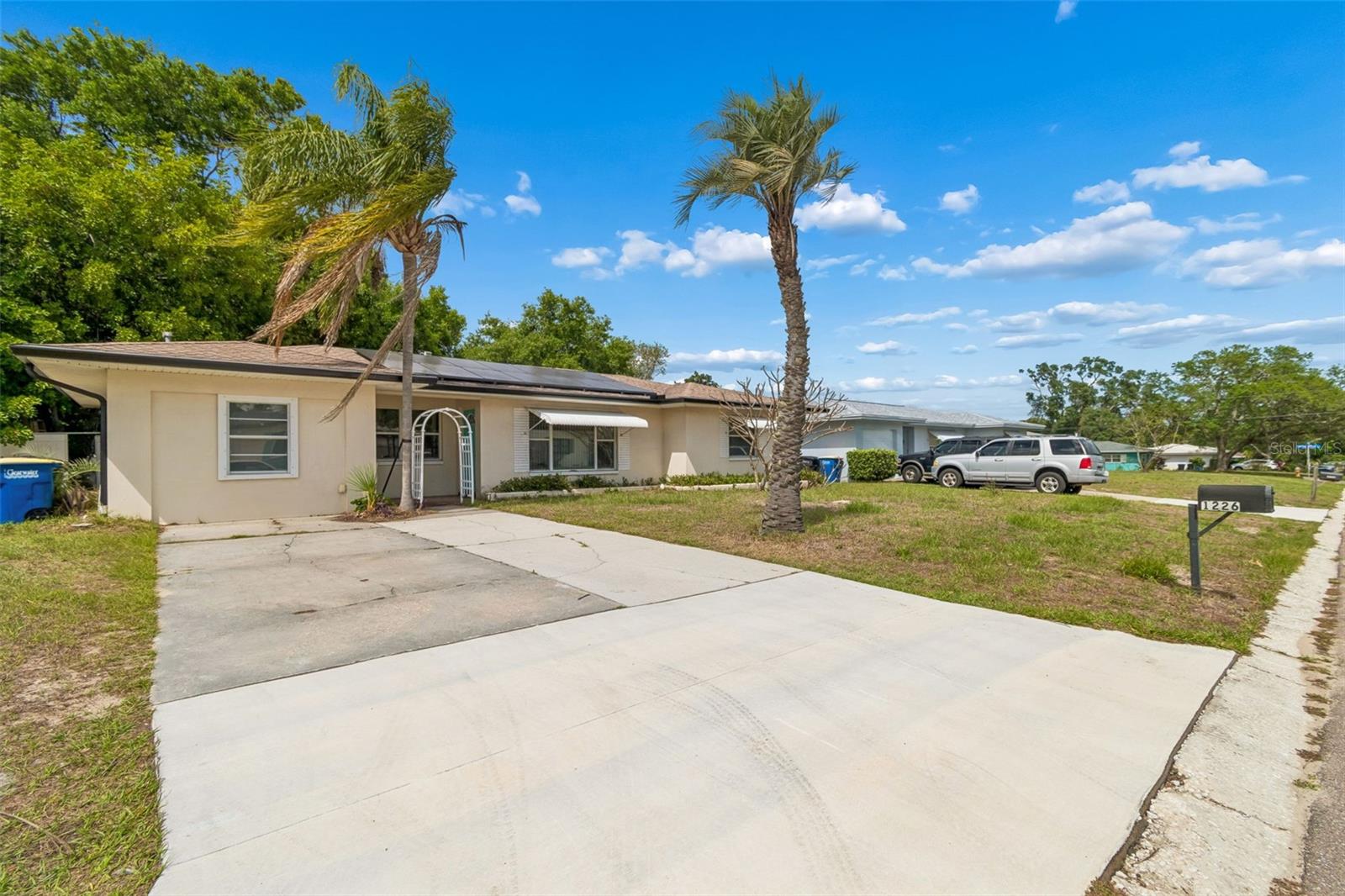 1226 MAGNOLIA DR, CLEARWATER, FL, 33756