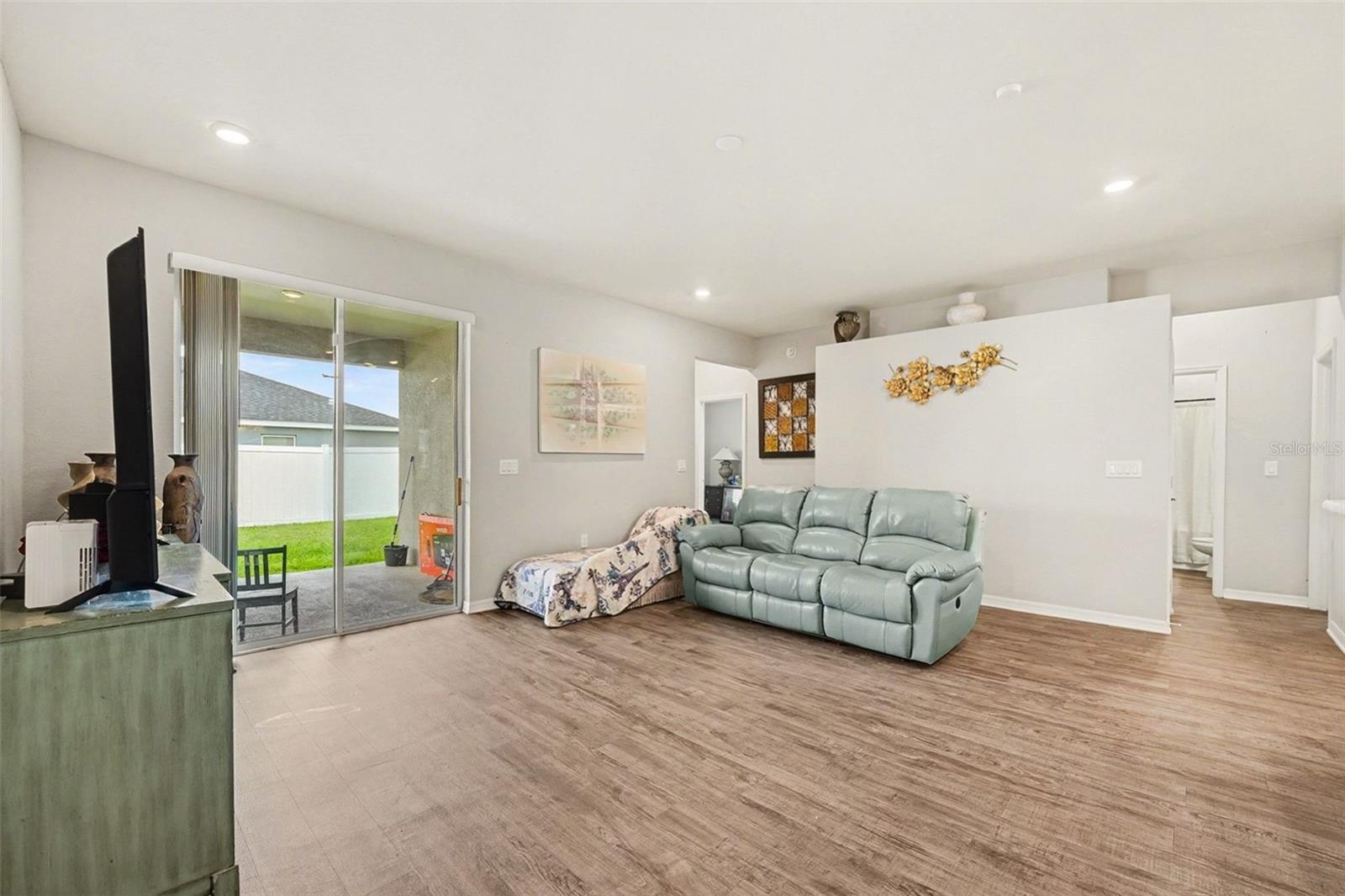 1126 SECOND DR, EAGLE LAKE, FL, 33839