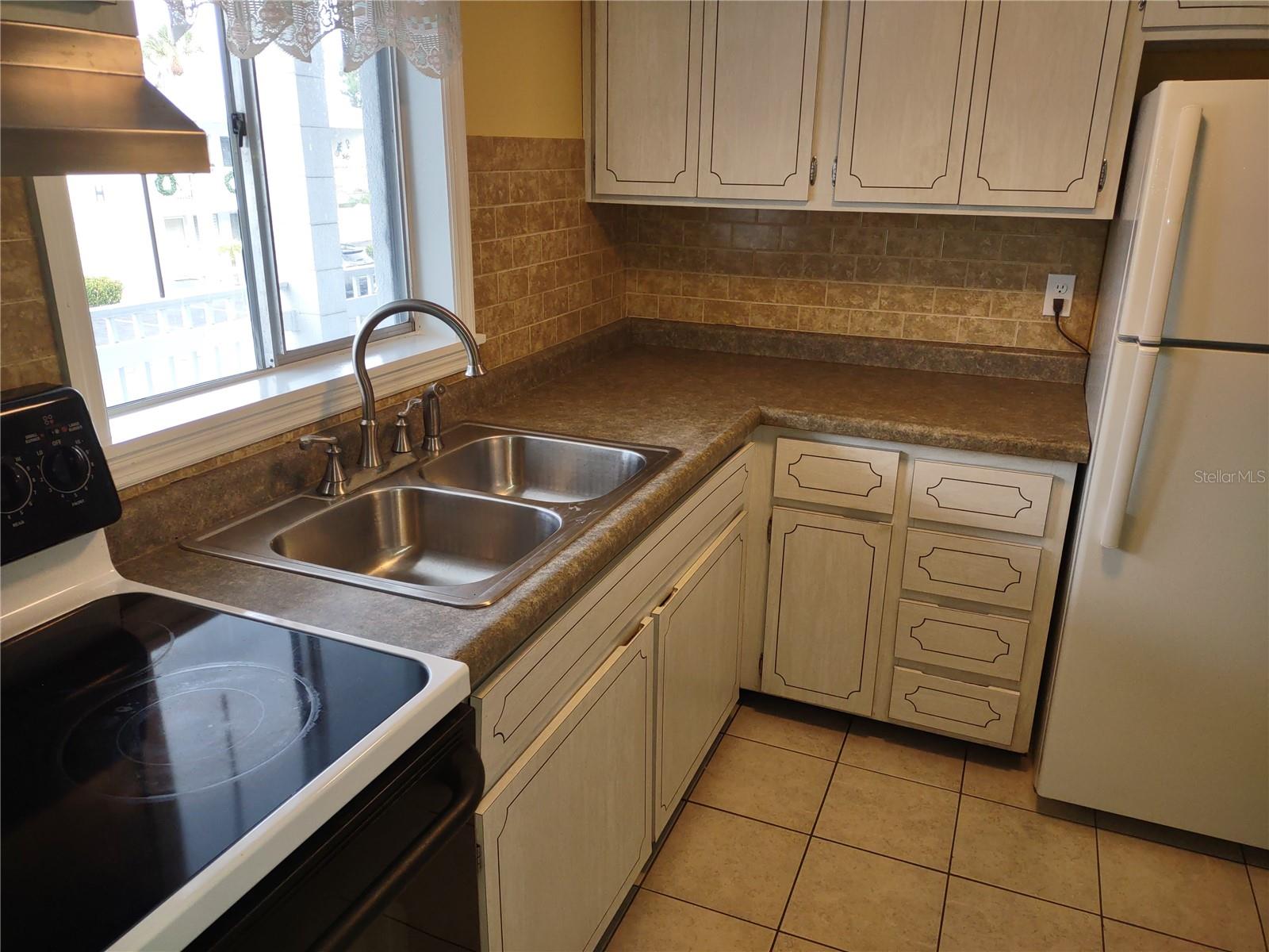 1566 PLEASANT RD #J24, BRADENTON, FL, 34207