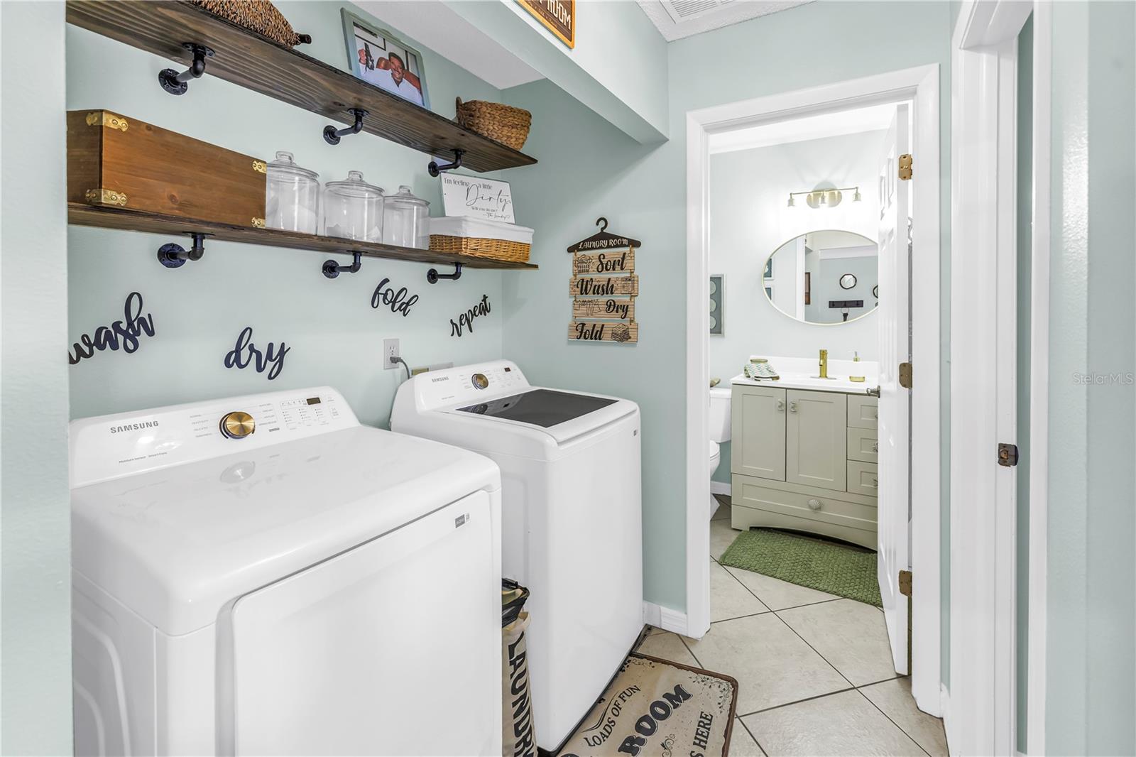 Laundry room closet-Washer & Dryer