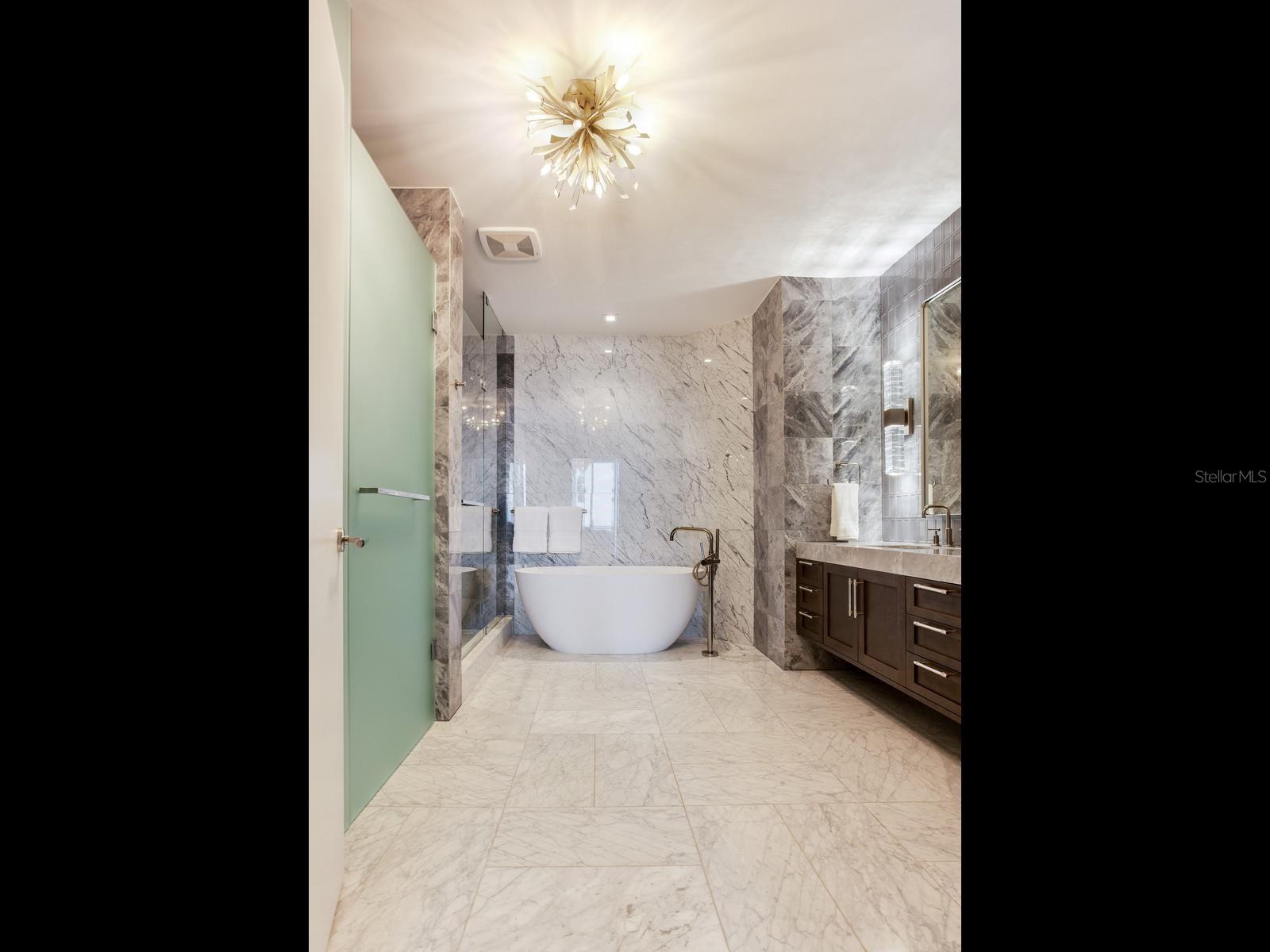 3101 W BAYSHORE BLVD #402, TAMPA, FL, 33629
