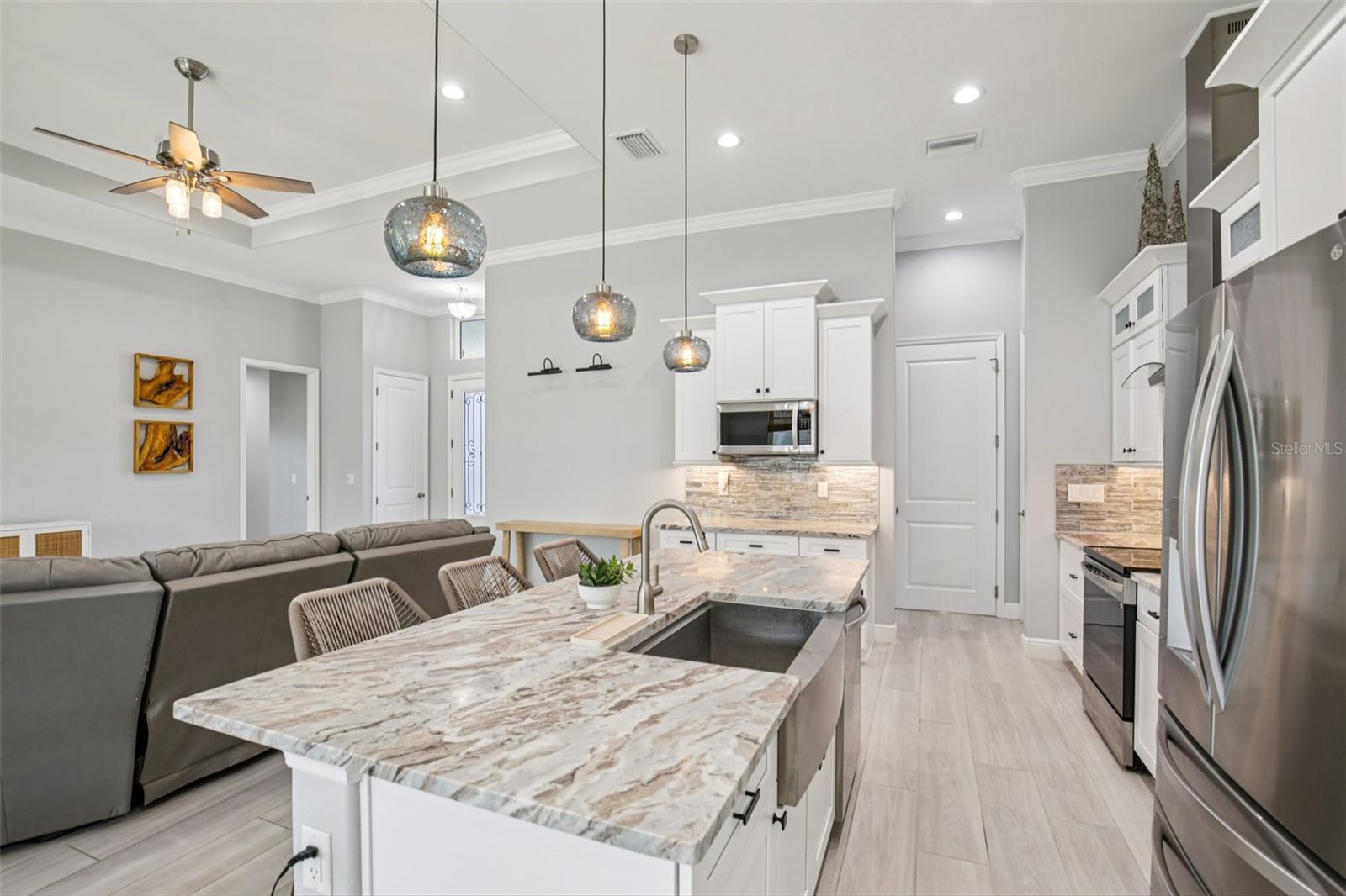 9613 MIAMI CIR, PORT CHARLOTTE, FL, 33981