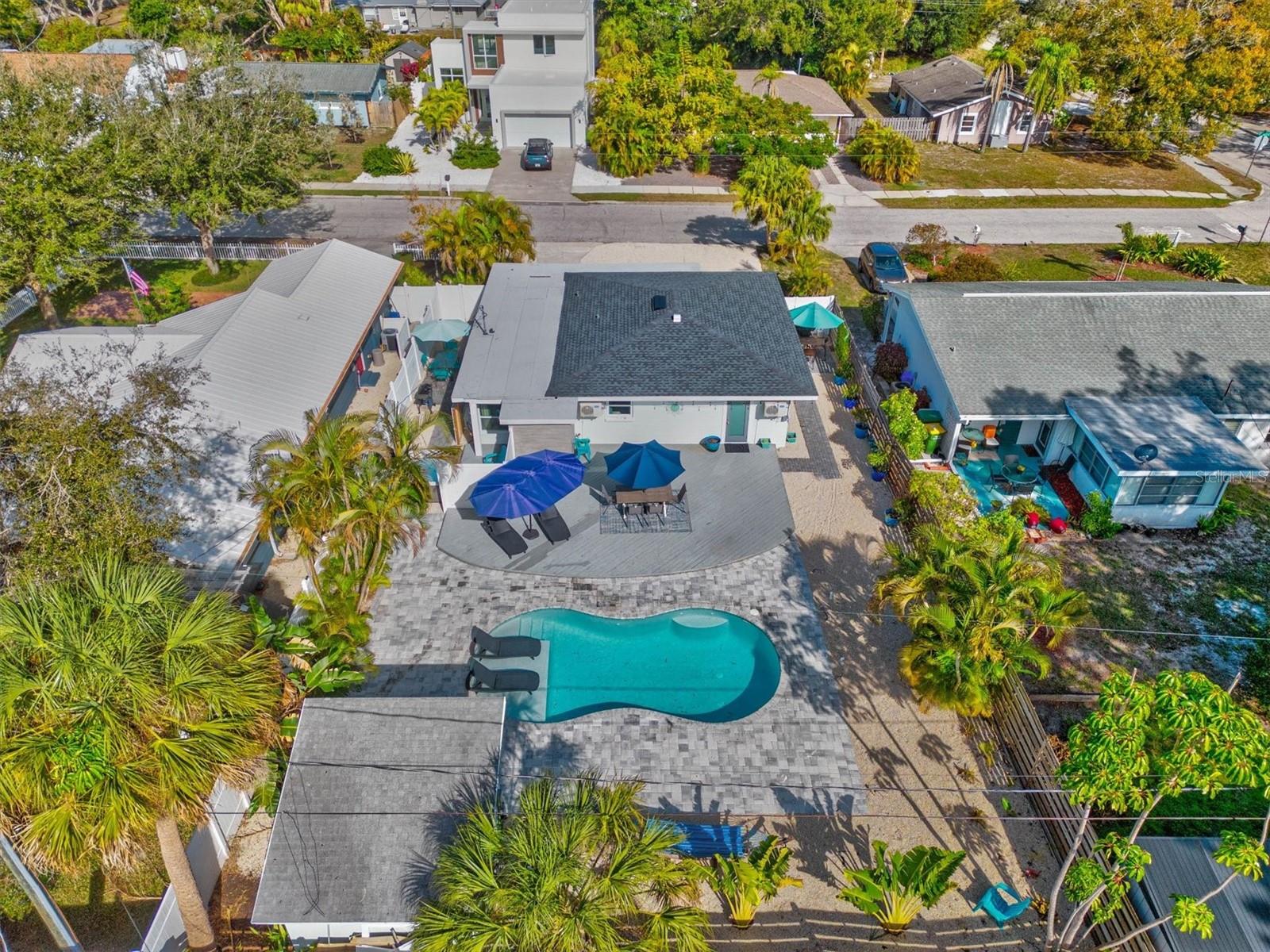 2084 GROVE ST #B, SARASOTA, FL, 34239