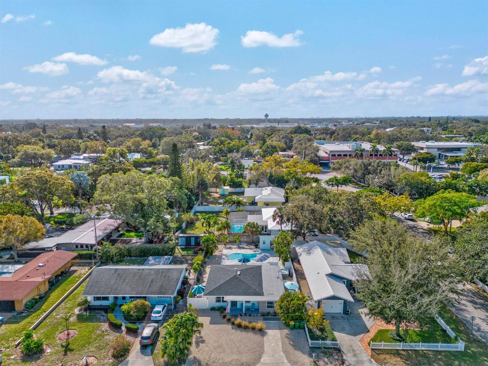 2084 GROVE ST #B, SARASOTA, FL, 34239