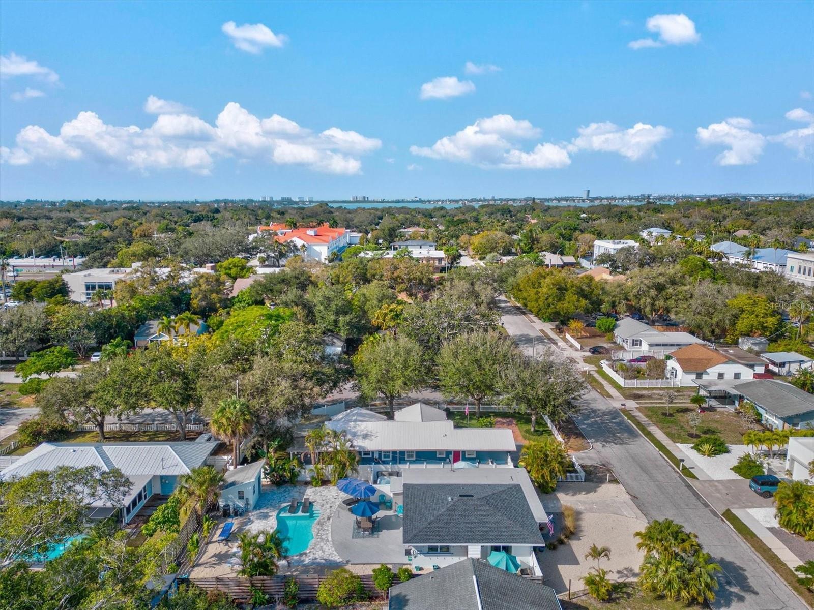 2084 GROVE ST #B, SARASOTA, FL, 34239