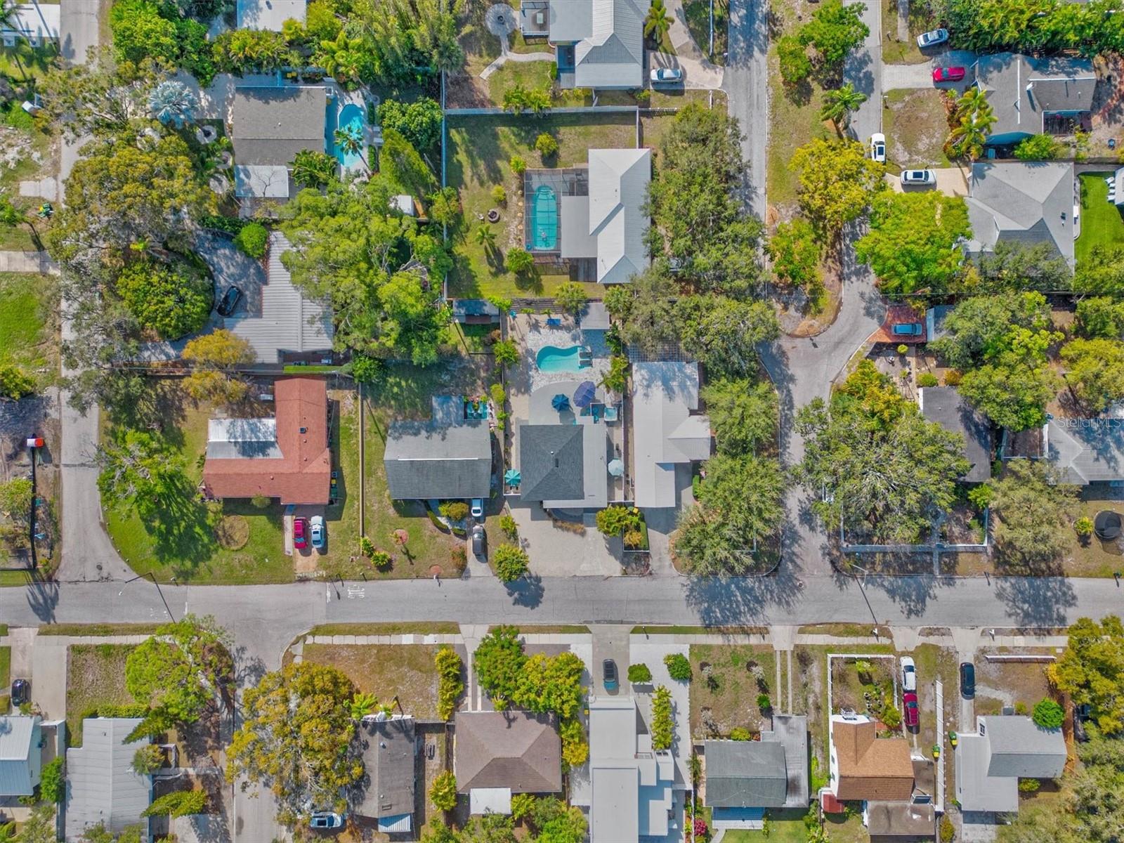 2084 GROVE ST #B, SARASOTA, FL, 34239