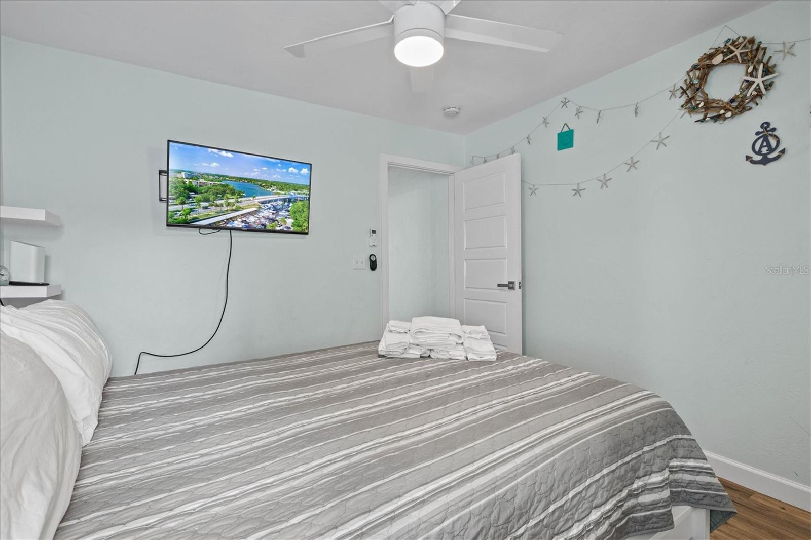 2084 GROVE ST #B, SARASOTA, FL, 34239