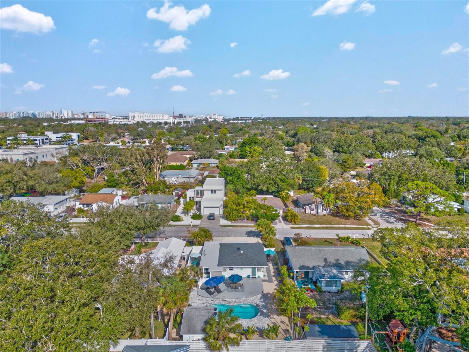 2084 GROVE ST #B, SARASOTA, FL, 34239