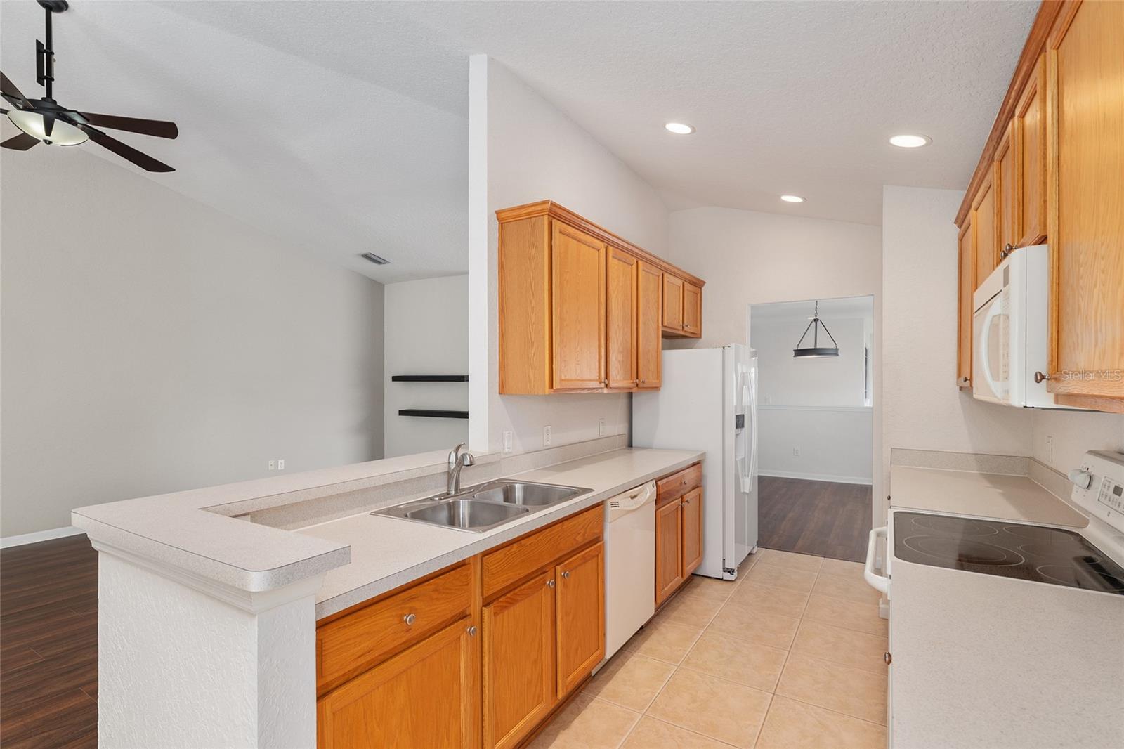 4570 SW 52ND CIR #102, OCALA, FL, 34474