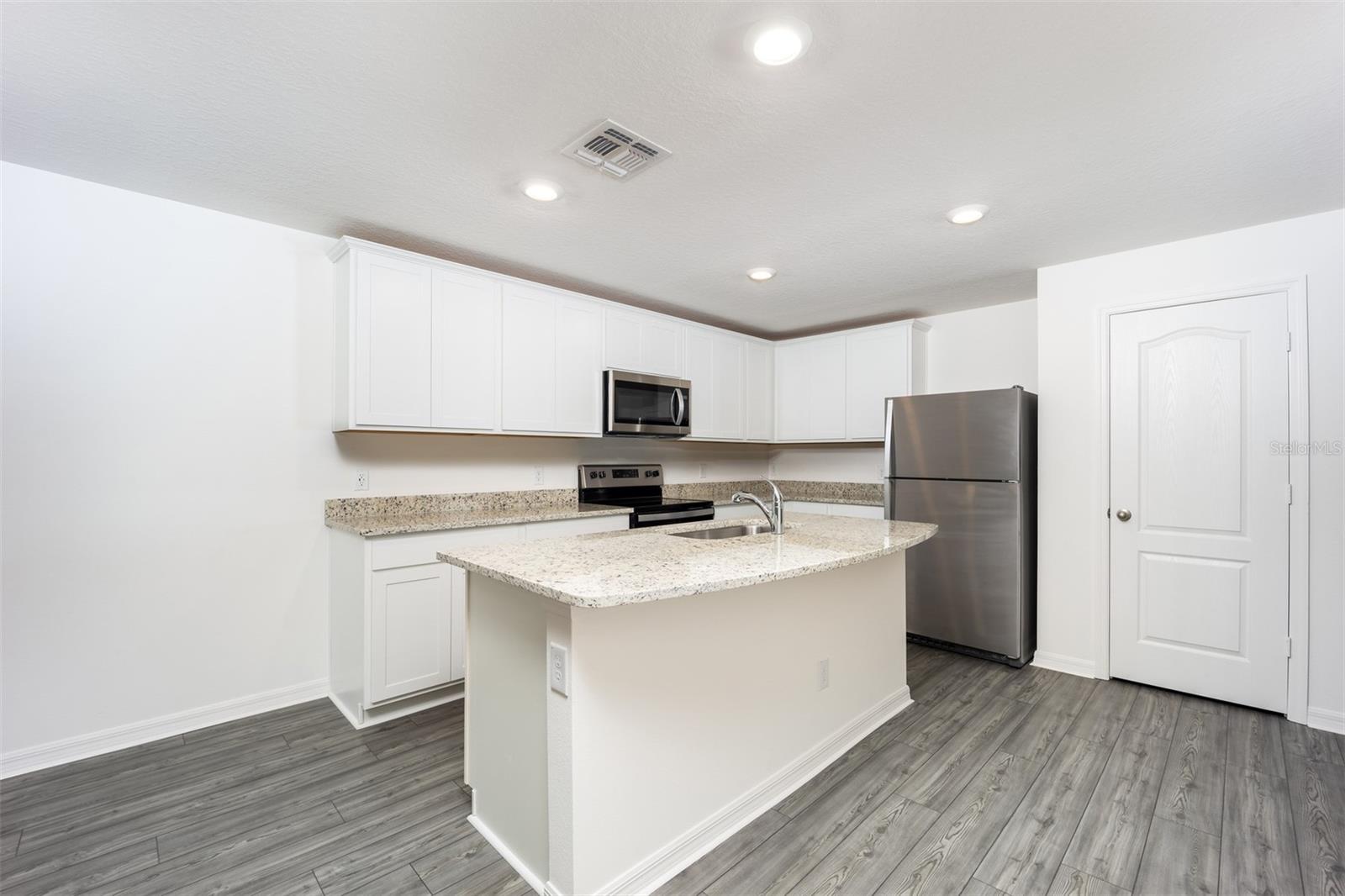 3180 SEVILLE ST, LAKE ALFRED, FL, 33850