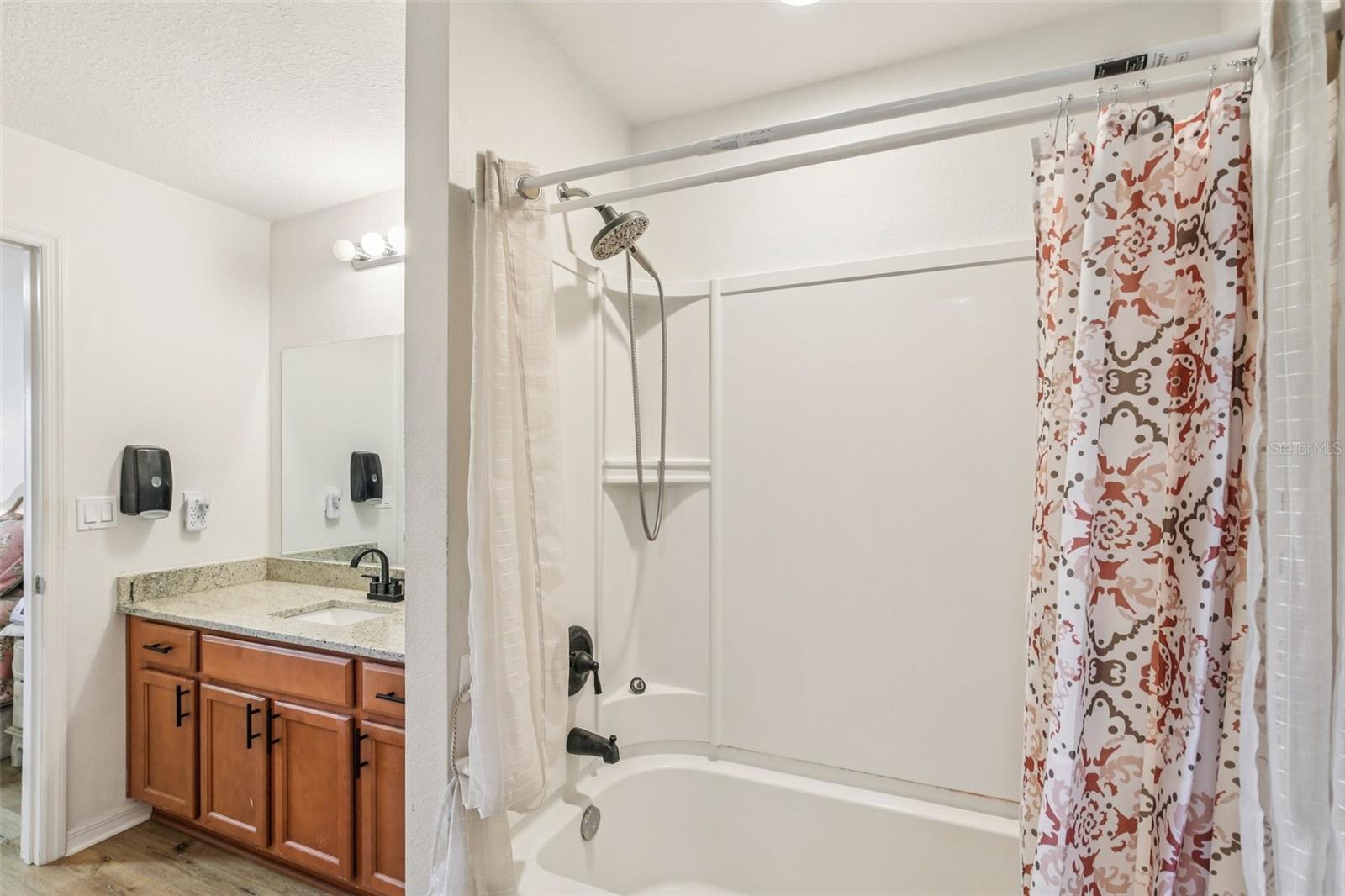 636 CHATHAM WALK DR, RUSKIN, FL, 33570