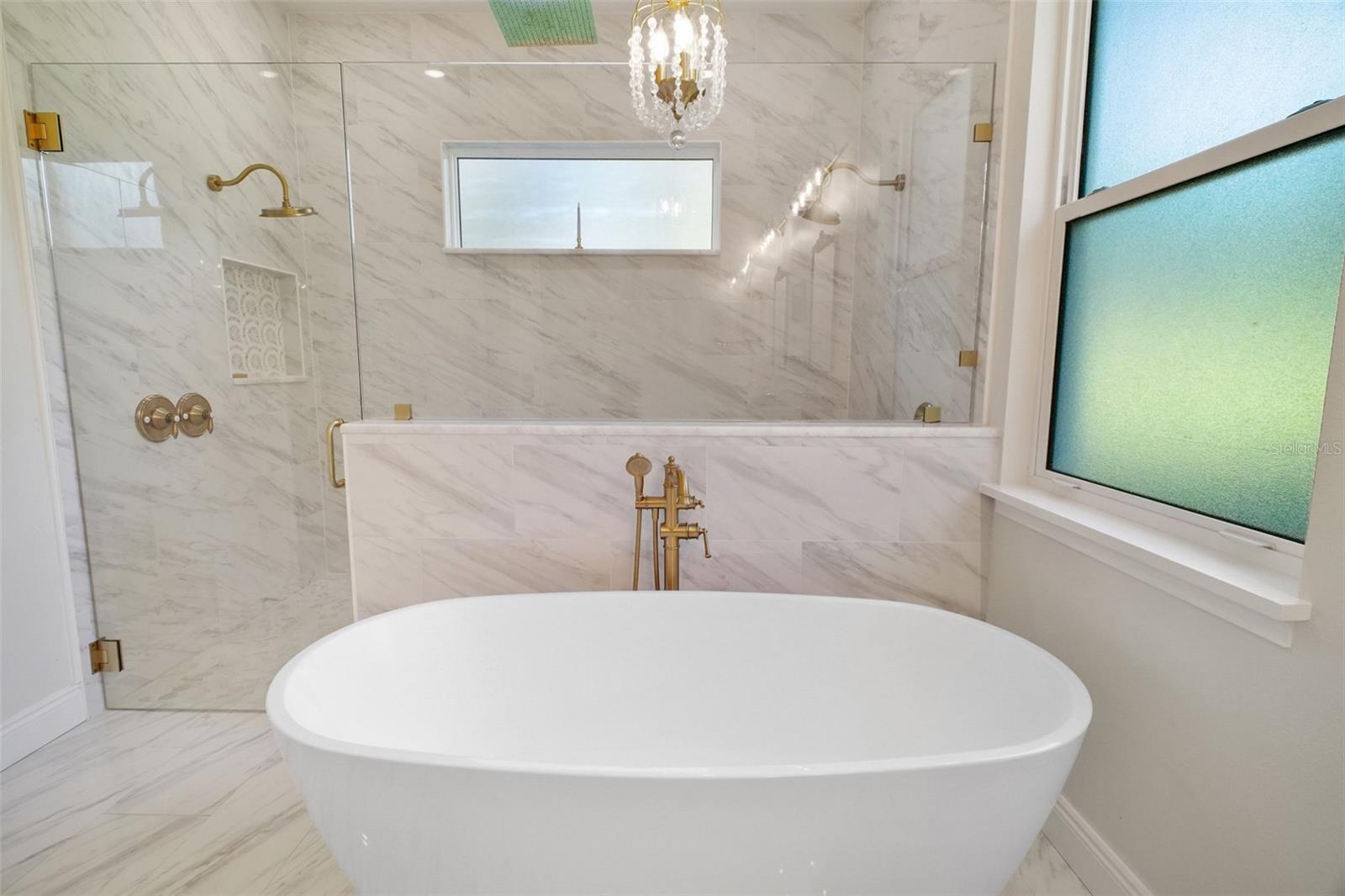 1933 S FARM RD, DELAND, FL, 32720