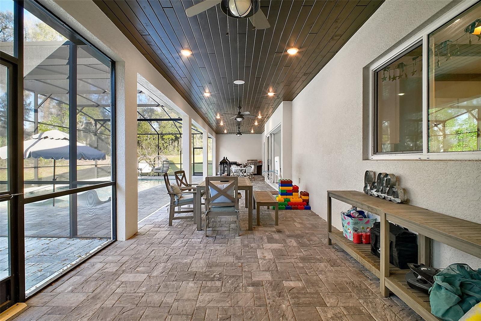 1933 S FARM RD, DELAND, FL, 32720