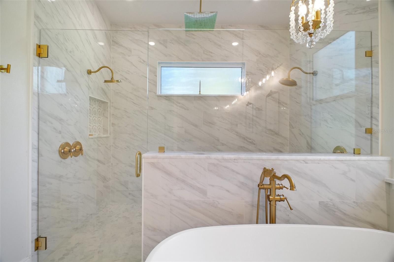 1933 S FARM RD, DELAND, FL, 32720