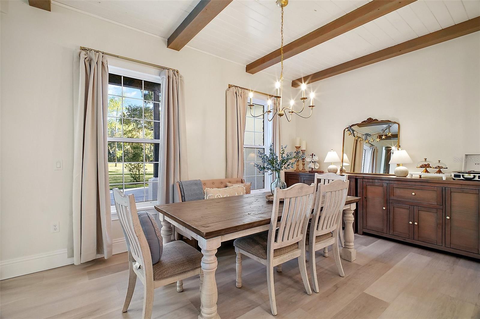 1933 S FARM RD, DELAND, FL, 32720