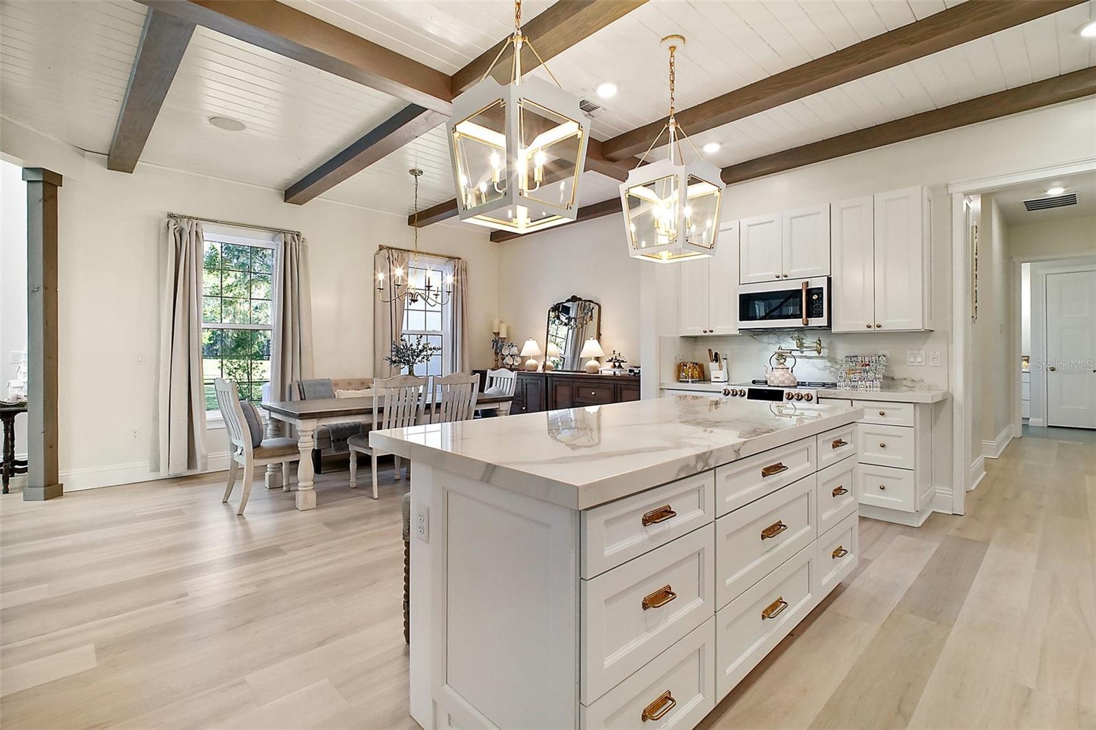 1933 S FARM RD, DELAND, FL, 32720