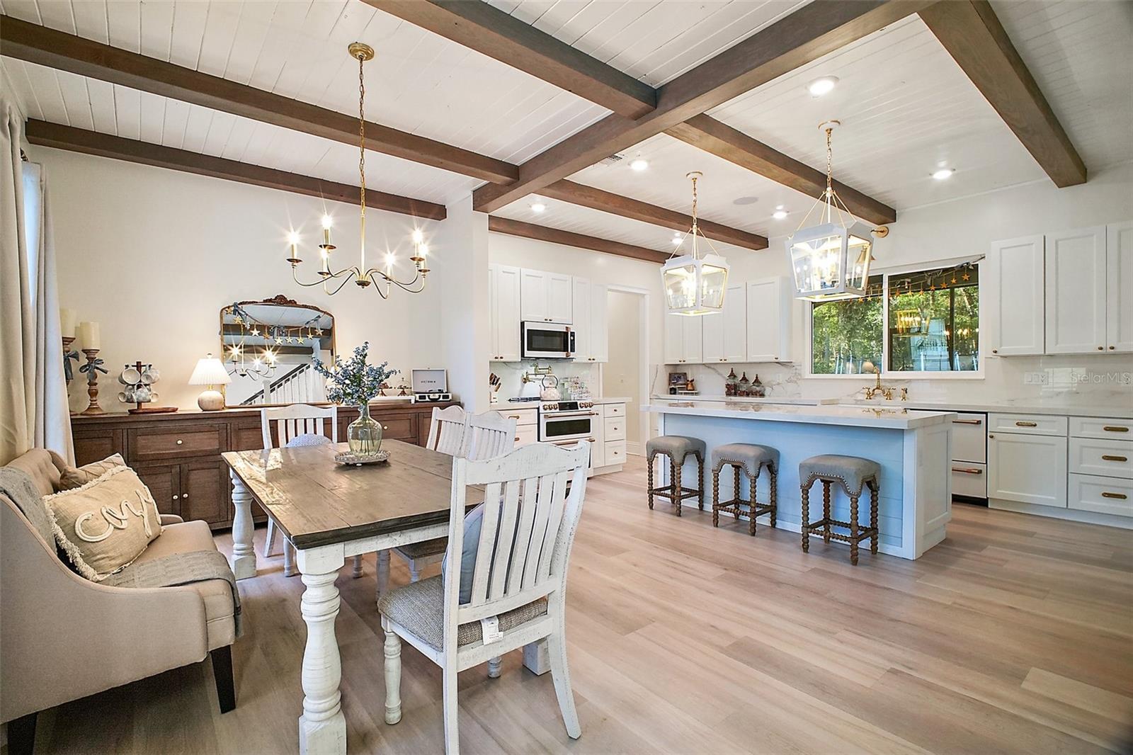 1933 S FARM RD, DELAND, FL, 32720