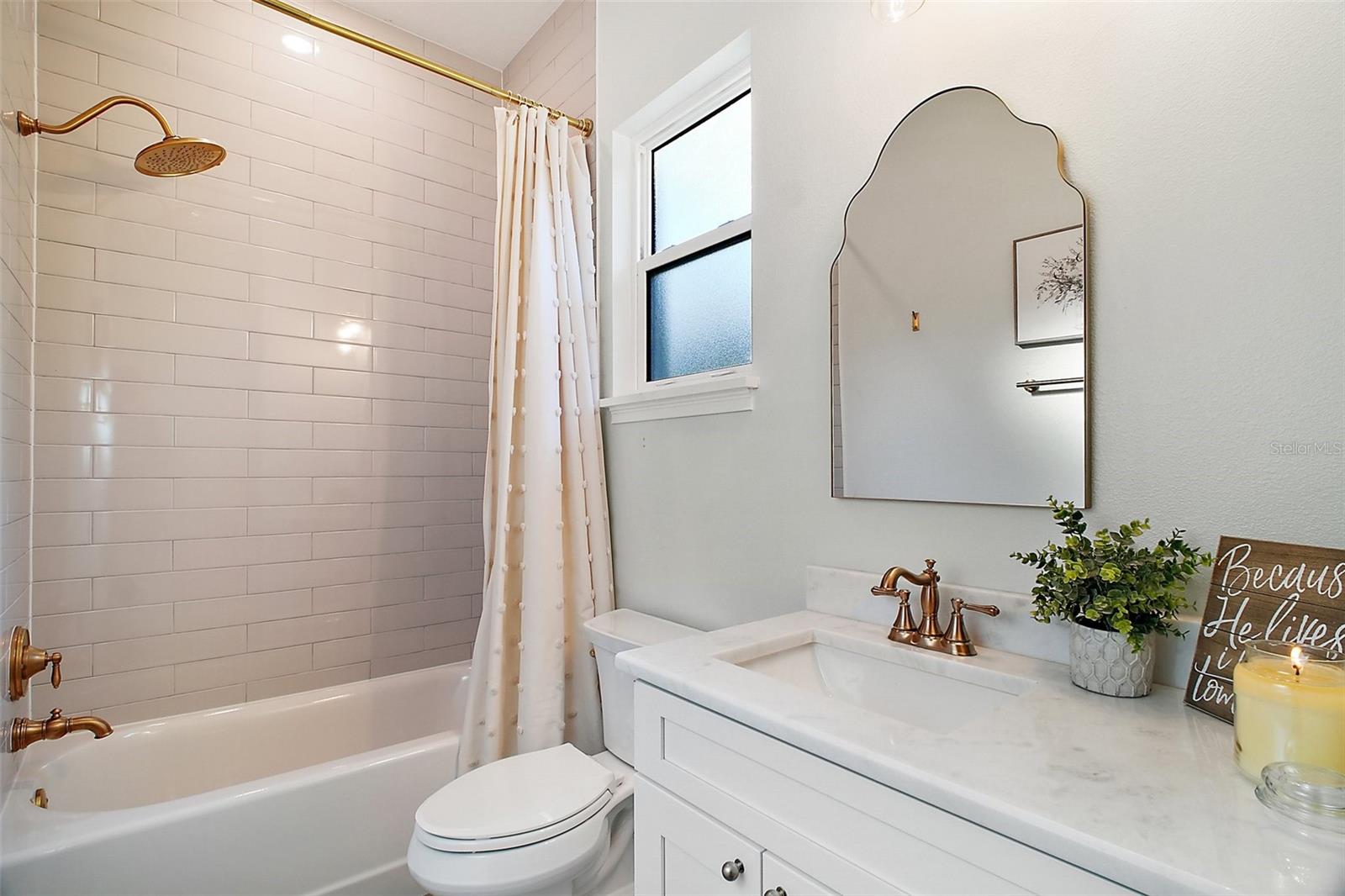 1933 S FARM RD, DELAND, FL, 32720