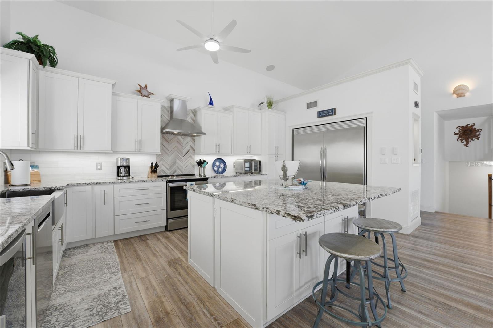 220 MOCKINGBIRD LN, ENGLEWOOD, FL, 34223