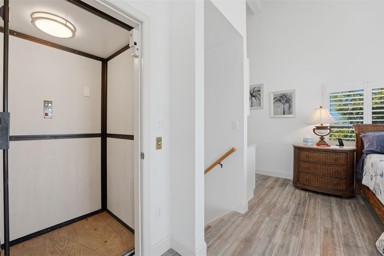 220 MOCKINGBIRD LN, ENGLEWOOD, FL, 34223