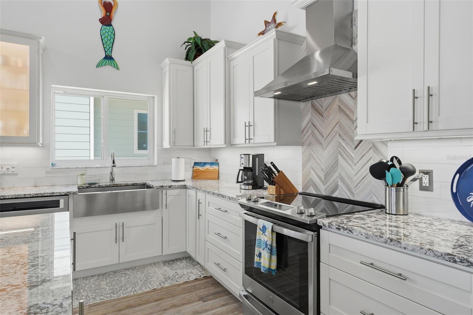 220 MOCKINGBIRD LN, ENGLEWOOD, FL, 34223