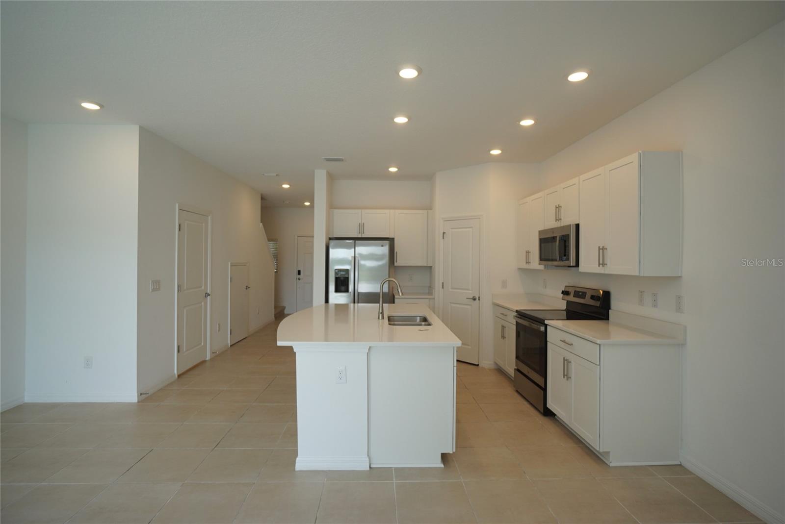 2407 PARAVANE WAY, WESLEY CHAPEL, FL, 33543