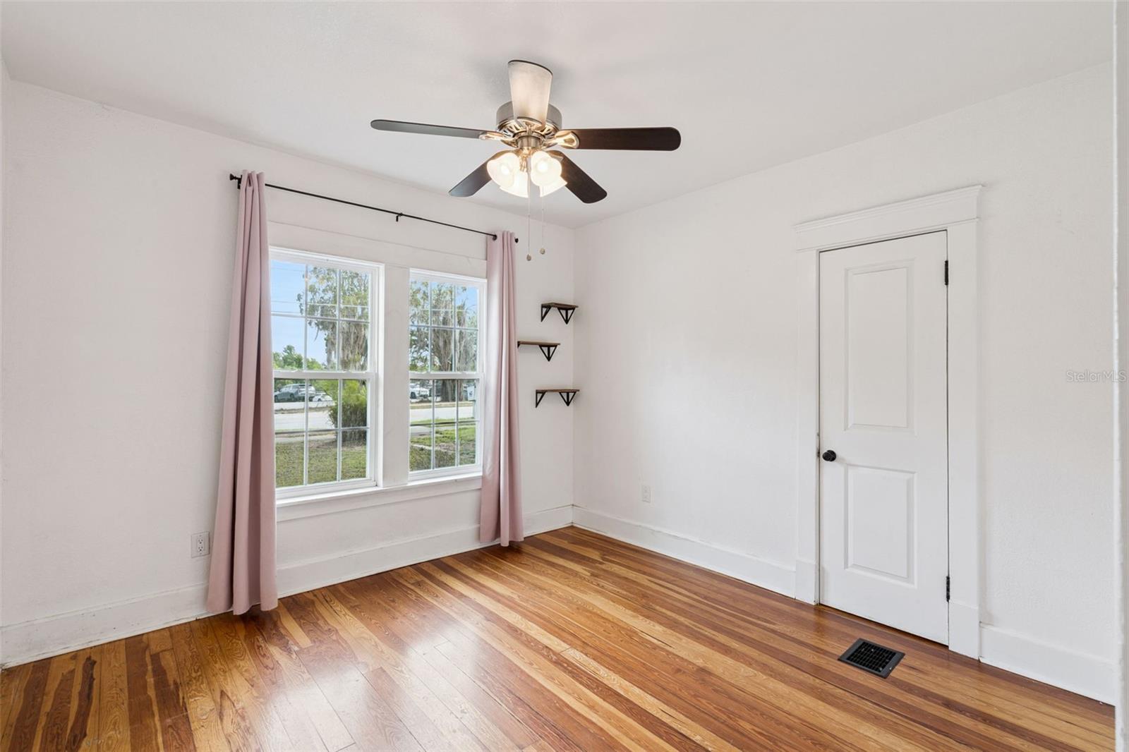 1016 WASHINGTON AVE, EUSTIS, FL, 32726