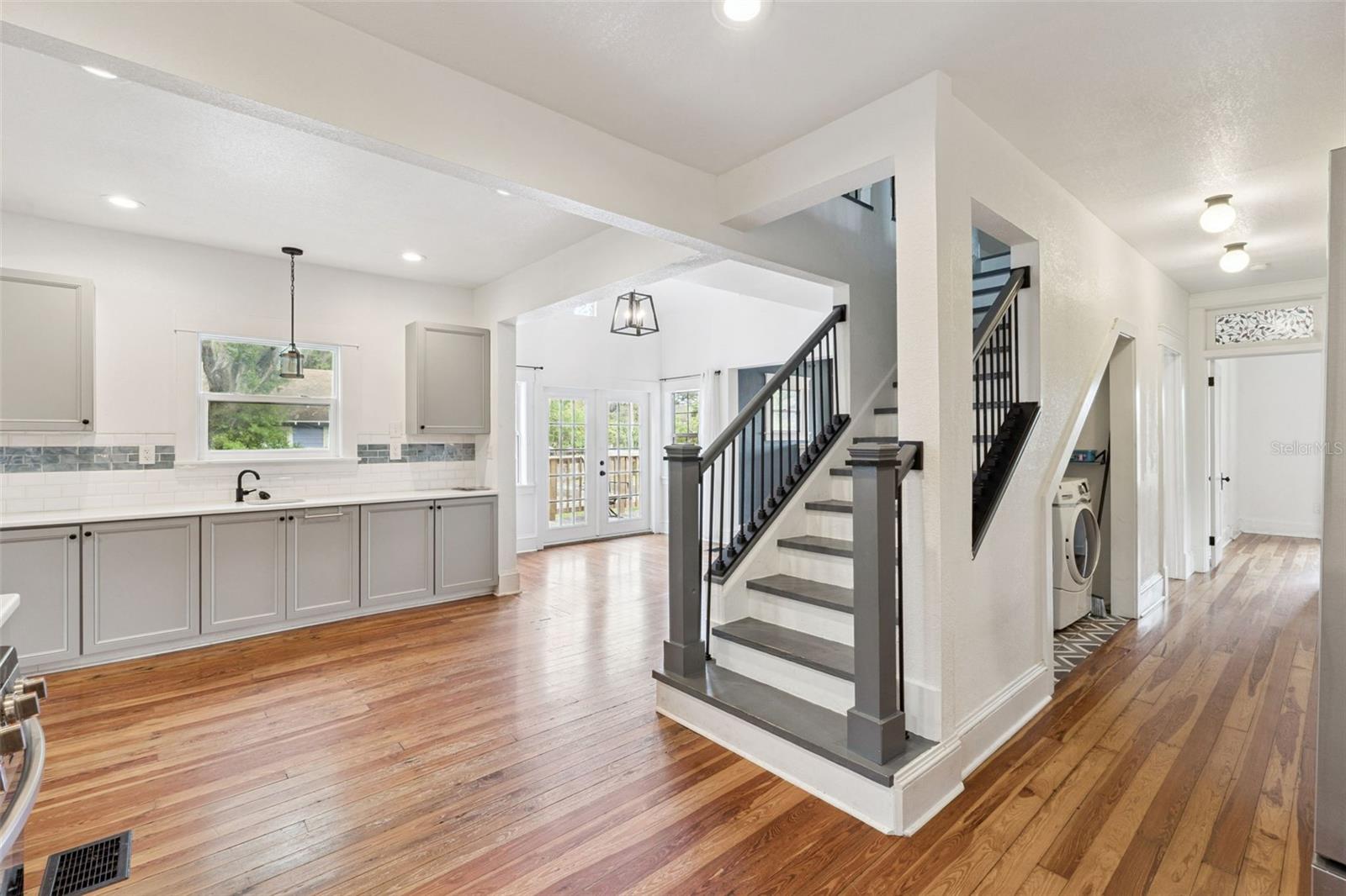 1016 WASHINGTON AVE, EUSTIS, FL, 32726