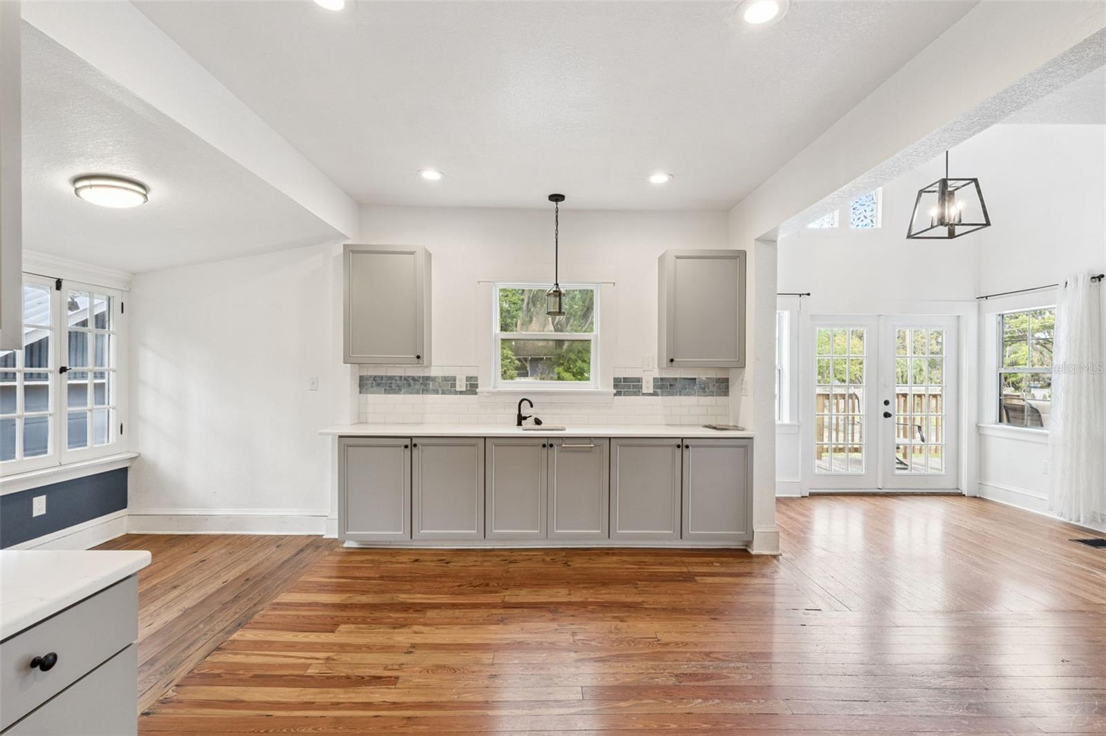 1016 WASHINGTON AVE, EUSTIS, FL, 32726