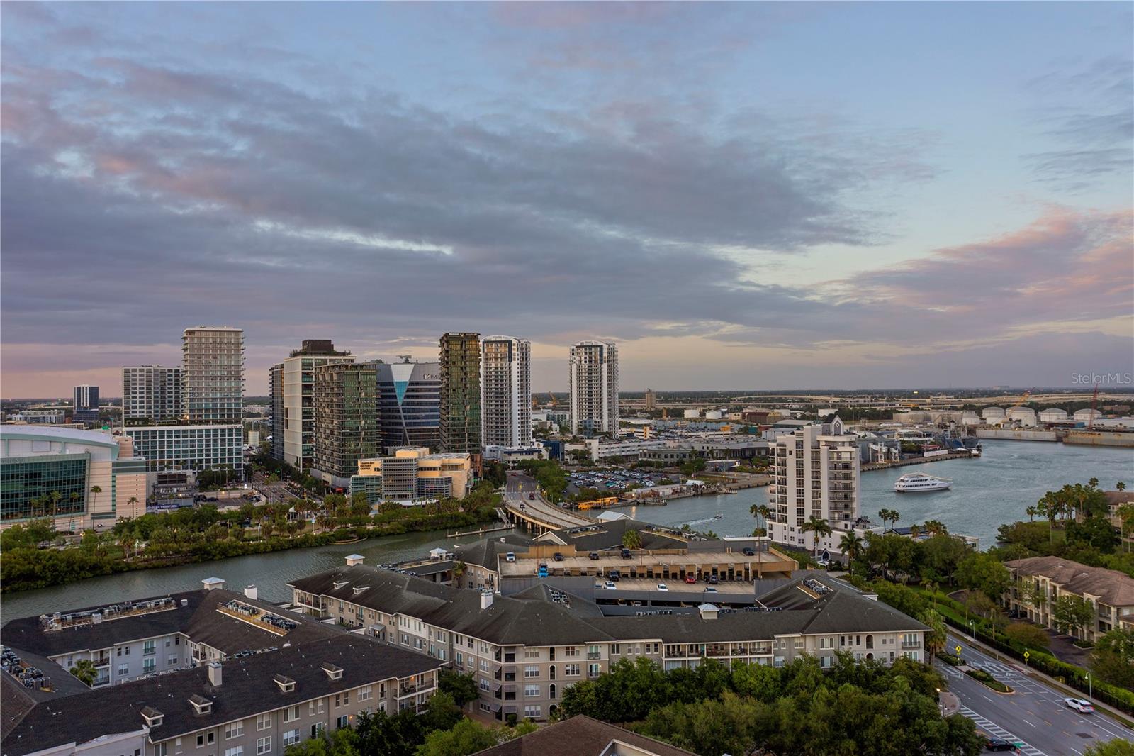 450 KNIGHTS RUN AVE #1901, TAMPA, FL, 33602