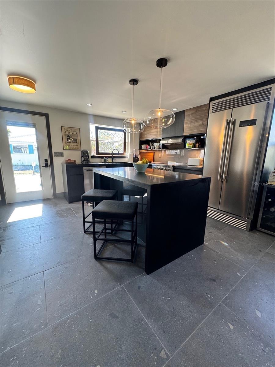 541 SPANISH DR N, LONGBOAT KEY, FL, 34228