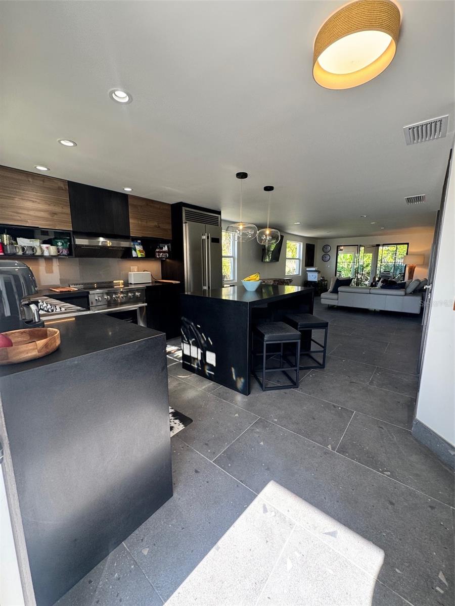 541 SPANISH DR N, LONGBOAT KEY, FL, 34228