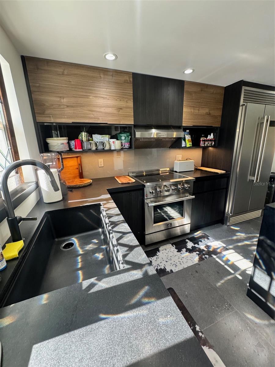 541 SPANISH DR N, LONGBOAT KEY, FL, 34228