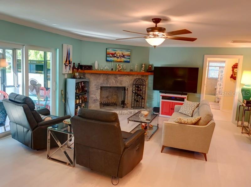 323 DOLPHIN PKWY, PUNTA GORDA, FL, 33950