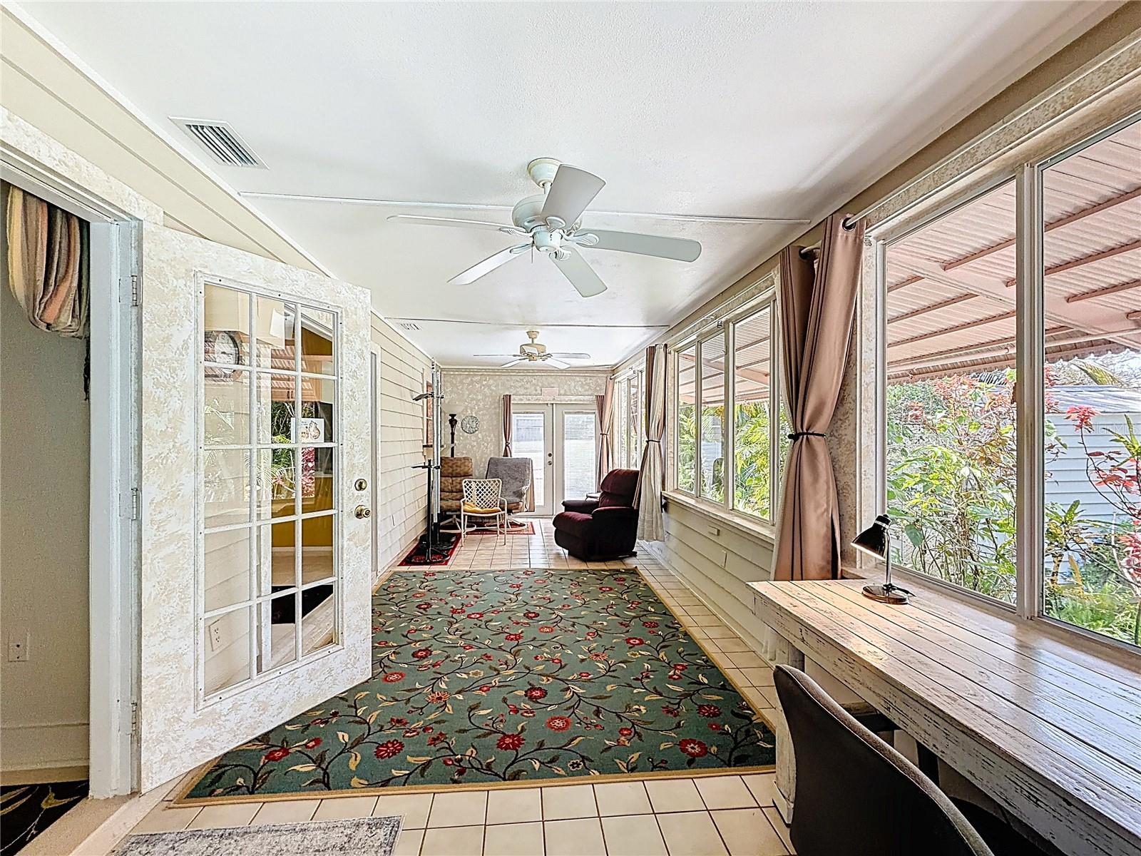 601 E SEMINOLE DR, VENICE, FL, 34293