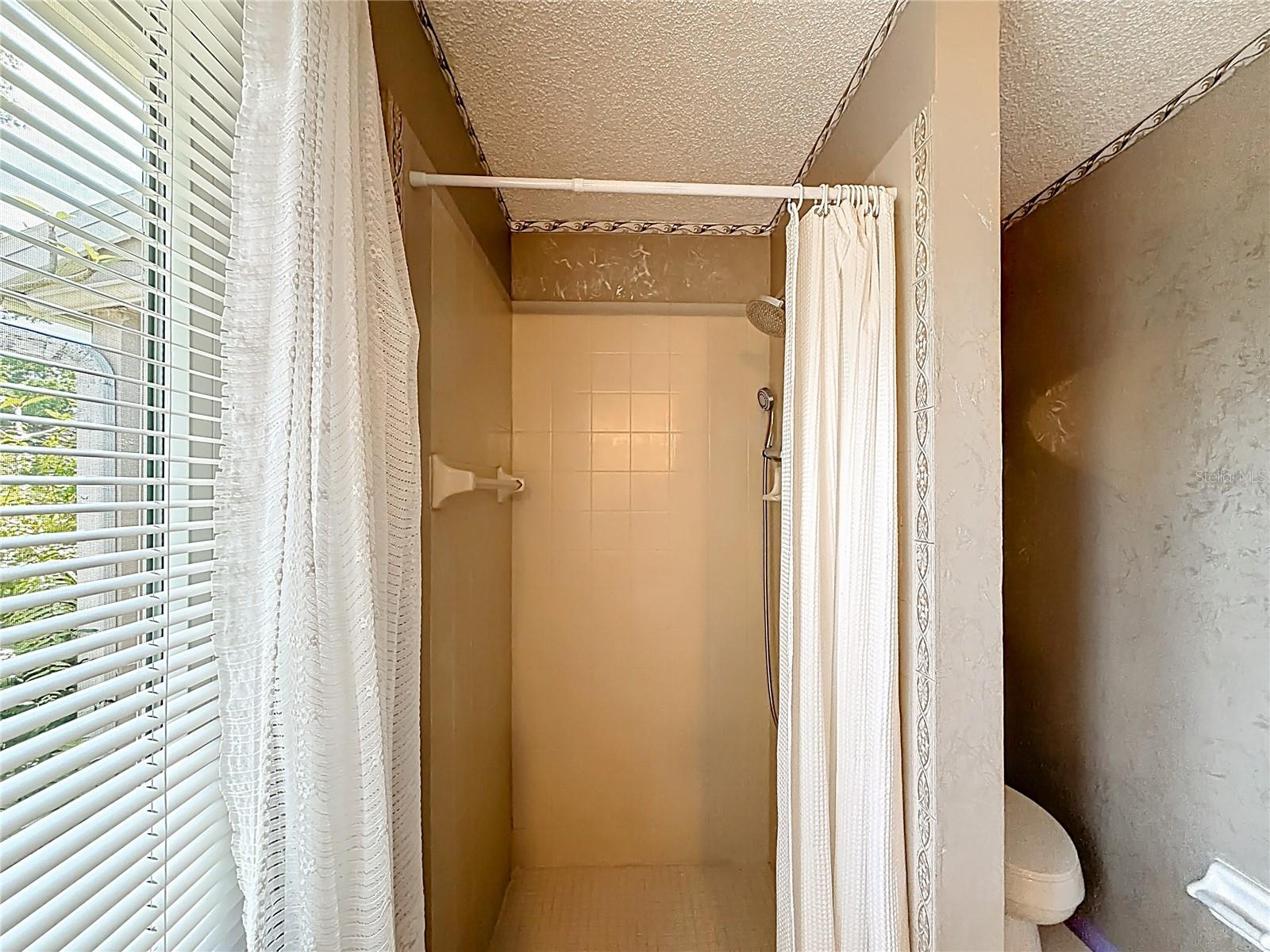 601 E SEMINOLE DR, VENICE, FL, 34293